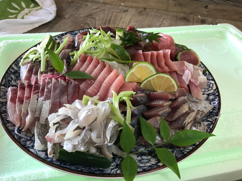 天草わくわく旬魚刺身づくしさく(8~9人前) 価格は送料・税込みです。魚種は季節により変わります。